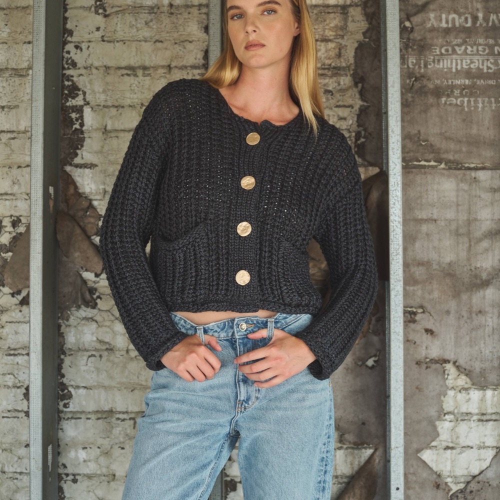 CHUNKY KNIT CARDIGAN - BLACK